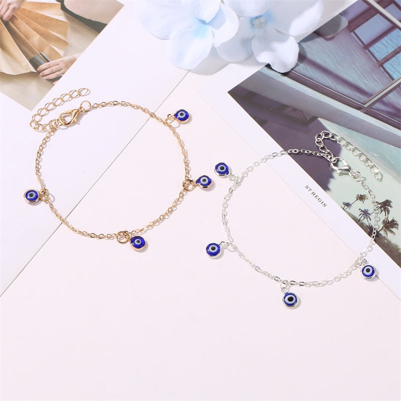 Eye pendant ladies footwear