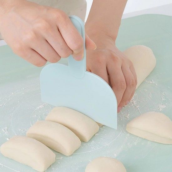 Multi Function Useful Cream Spatula Pastry Cutter (Pink) - Shop N Save