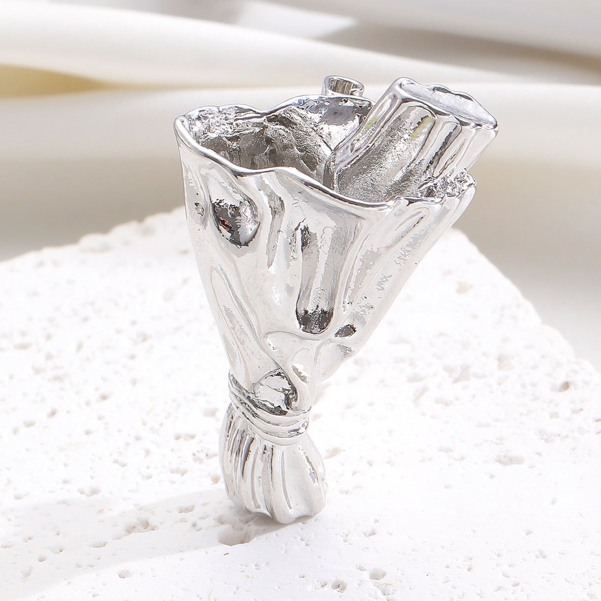 Creative High-end Alloy Jewelry Accessory Bouquet Brooch
