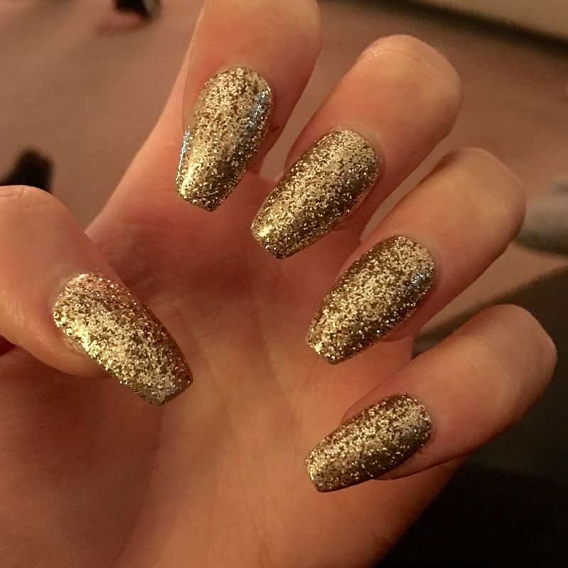 Fashion Plus Nail Polish: Glitter Golden for Luxe Nails(7)