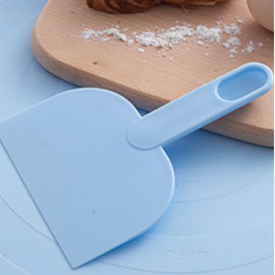 Multi Function Useful Cream Spatula Pastry Cutter (Pink) - Shop N Save