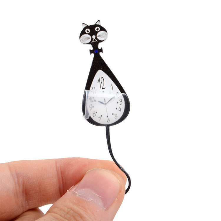 Miniature World Mini Squirrel Clock