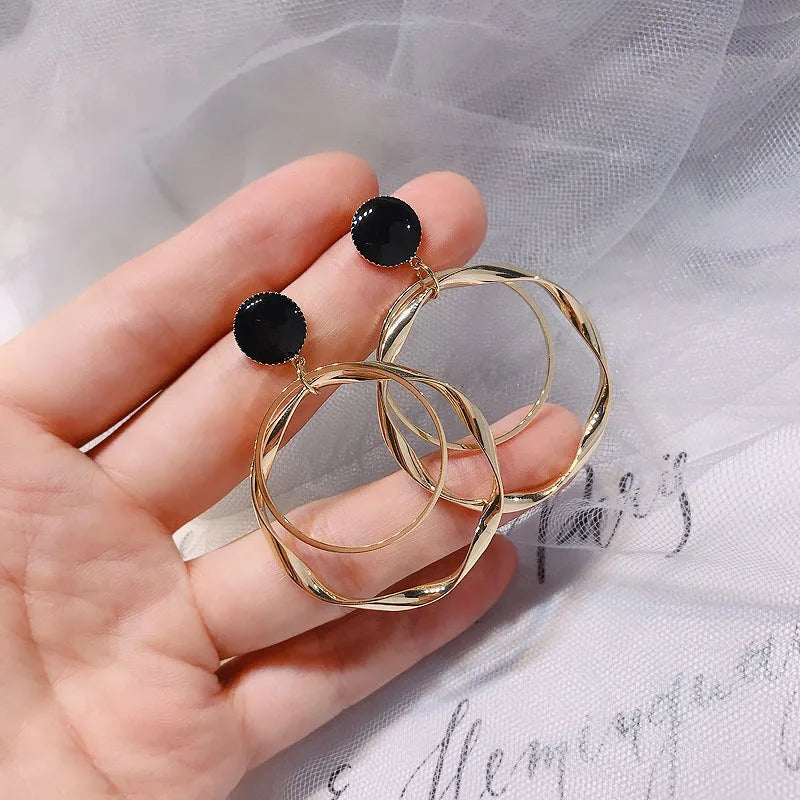 2023 Trendy Clip-ons: Geometric Fashion for Women's Ears - Shop N Save