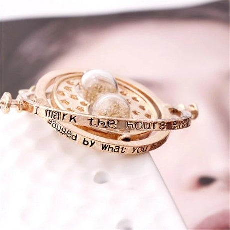 Time-Turner Hourglass Necklace For Women New Fashion Vintage Golden