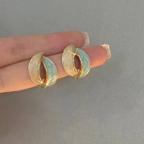 Vintage Cross Earrings: Elegant Two-Color Design, Fashion Wholesale - Shop N Save