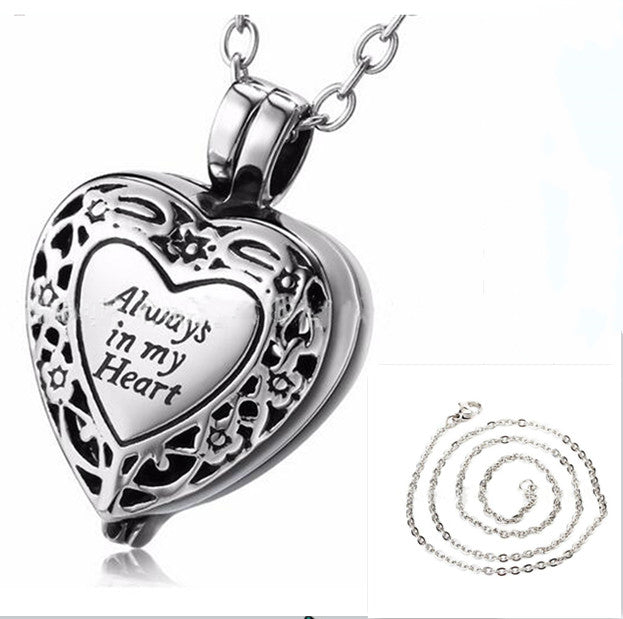 European And American Retro Heart-shaped Perfume Bottle Necklace