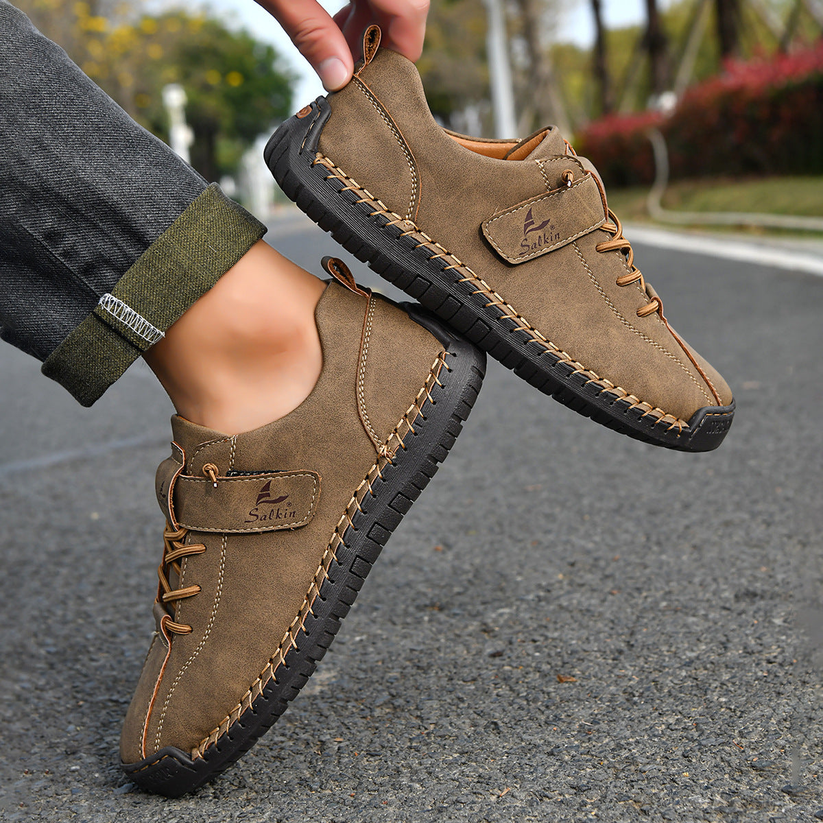 Large-size Mens Short Boots With Hand-stitched Detailing