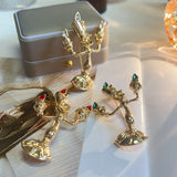 Western Court Retro Chandelier-Style Gold Brooch