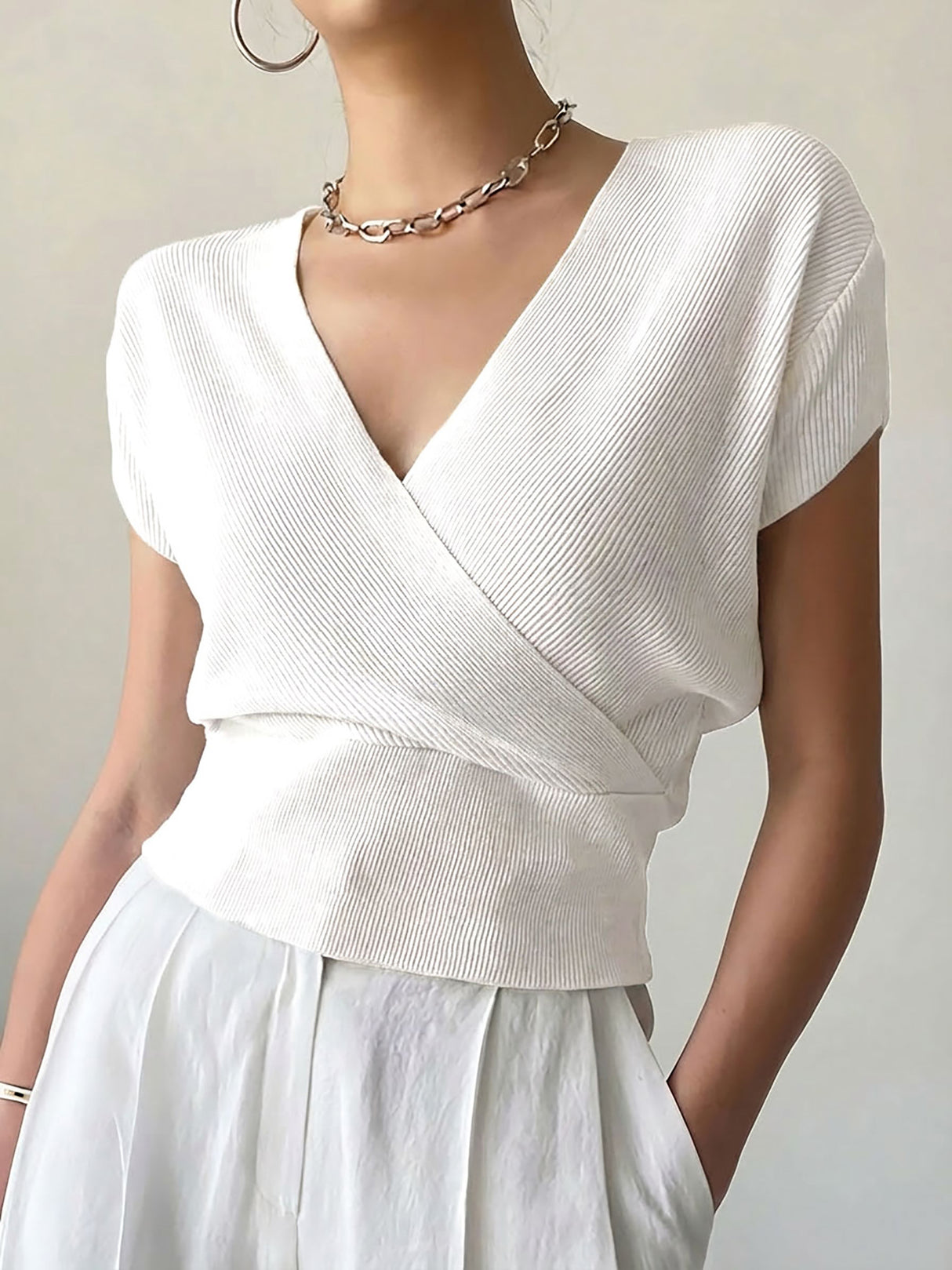 V-neck Knitted Short-sleeve High-waisted Loose T-shirt Knitted Top