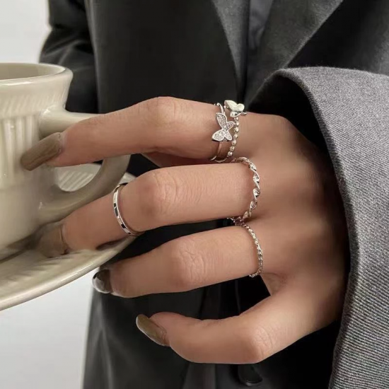 Fashion Butterfly Metal Punk Rings For Teenagers Gift Jewellery Buckle