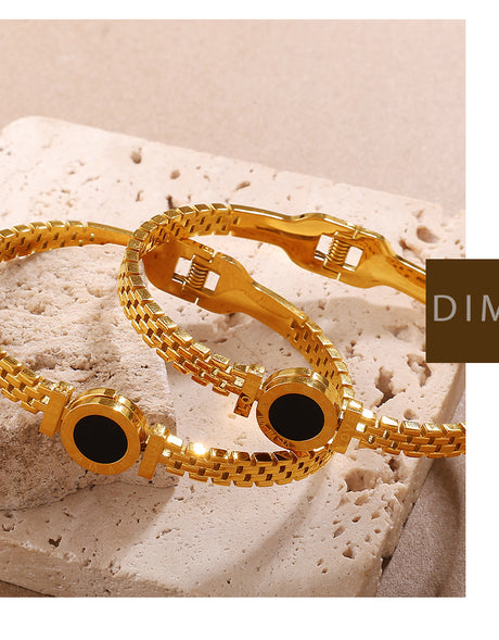 Fashionable, Versatile, Exclusive And Exquisite Wrist Accessory With Unique Style And Light Luxury. Gold Roman Numeral Black Surface Decorative Clasp Bracelet.